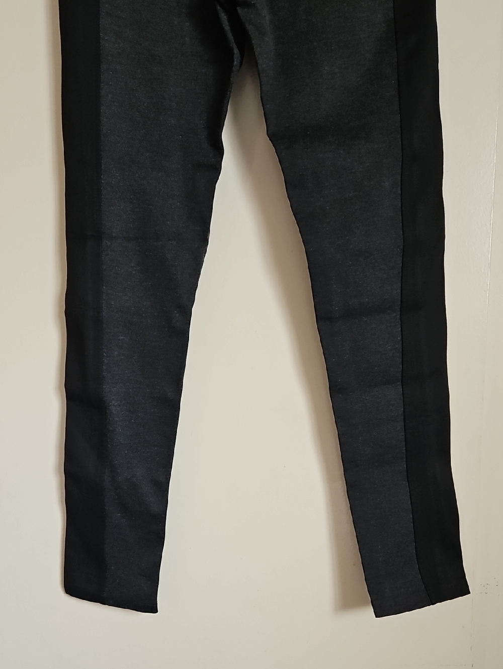 BCBGmaxzria Gray Pullover Skinny Jeggings Pants Wide Black Panels At Side Medium - Picture 9 of 16